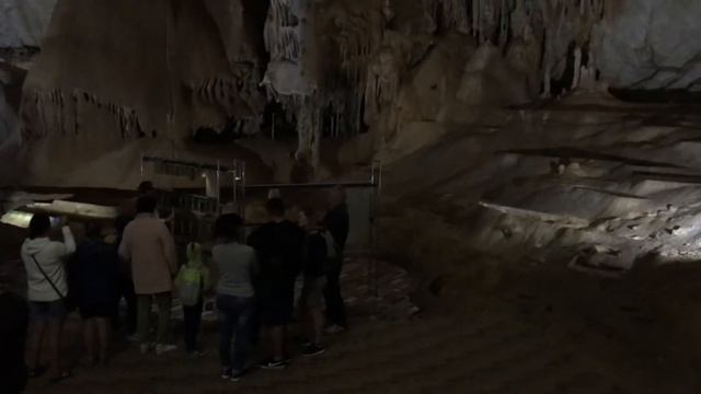 Убаюкивающее звучание БИЛОФОНА в Мраморной Пещере смотреть онлайн