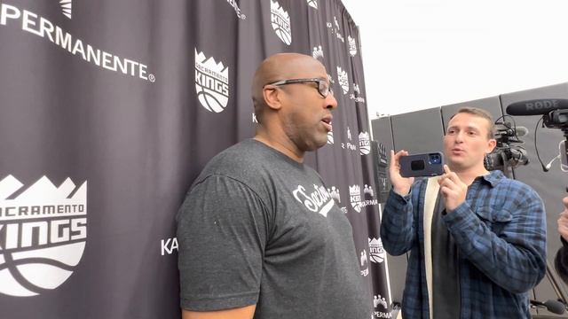 Mike Brown provides update on Domantas Sabonis' injury and the possibility of Alex Len starting смотреть онлайн