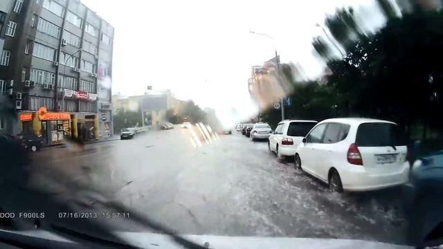 Ливень в Новосибирске 16.07.13 смотреть онлайн