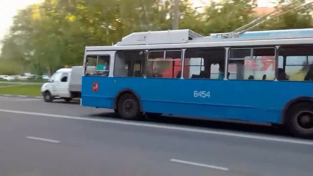 Троллейбус ЗиУ 682ГМ1 смотреть онлайн