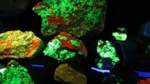 Свечение минералов в ультрофиолете