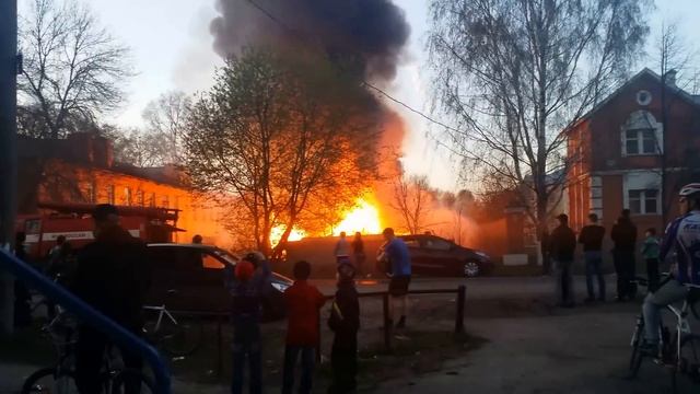 Пожар 1 мая 2016 ул. мохова-ударников смотреть онлайн