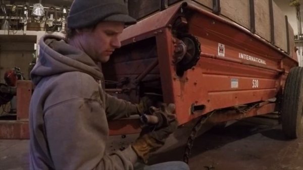 Sawdust Spreader Hydraulic Conversion pt. 1