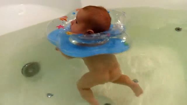 Купаемся, 3 месяца смотреть онлайн