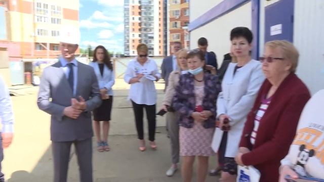 Строительство школы в 10-ом микрорайоне Раменского ведётся усиленными темпами. смотреть онлайн