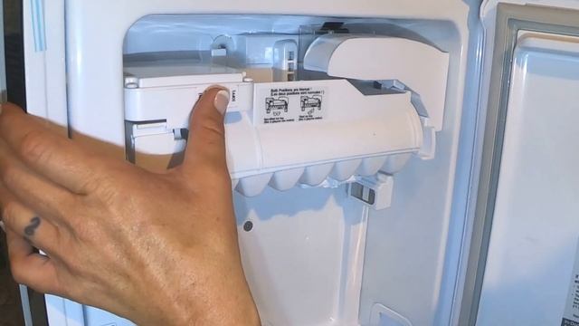 Frozen Ice maker LG refrigerator смотреть онлайн