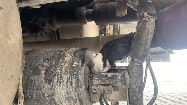 Change Air Dryer Filter смотреть онлайн