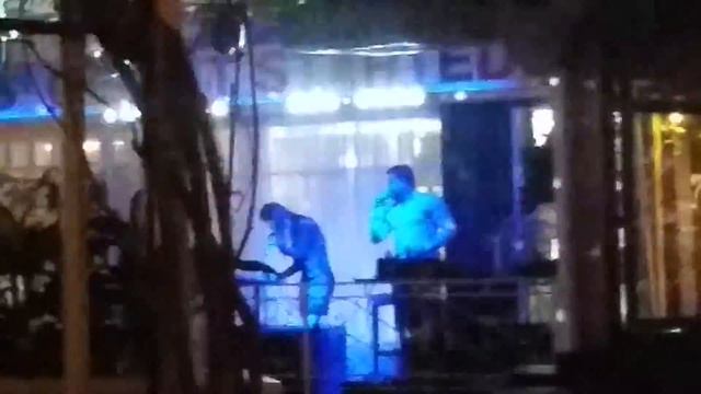 Фрагмент выступления артистов в клубе Ласковый Берег-1 Анапа смотреть онлайн