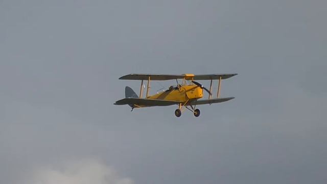 Busy Week Plane Spotting Action B777, Vulcan 558 and Much more!! Cambridge Airport 2015 смотреть онлайн