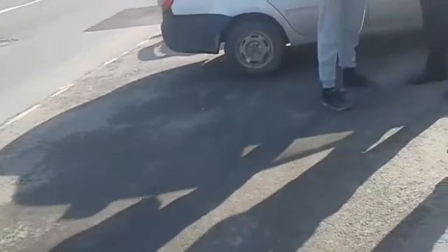 Сотрудники полиции оскорбляет человека беспричинно смотреть онлайн