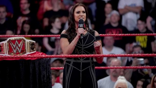 Team SHIELD vs Team BRAUN Fight?! | WWE Raw 27th August 2018 Highlights & Preview | смотреть онлайн