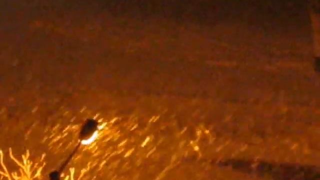 НОЧНОЙ СНЕГОПАД ЖИТОМИР С 3 НА 4 ЯНВАРЯ 2013 смотреть онлайн