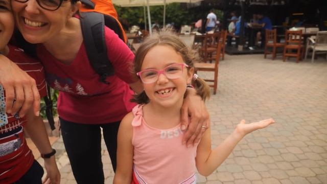 DORMIAMO e GIOCHIAMO A GARDALAND Provando le Giostre: Famiglia GBR смотреть онлайн