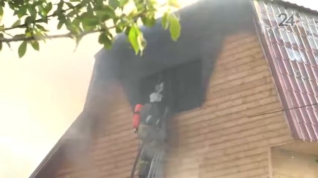 В поселке Займище сгорел дом смотреть онлайн