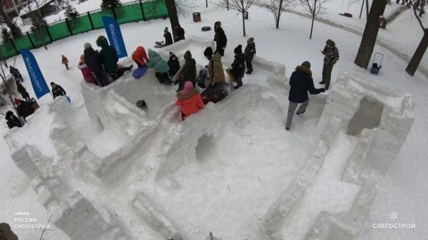 Ого-го! Снежная крепость Снегострой на Базовских холмах.