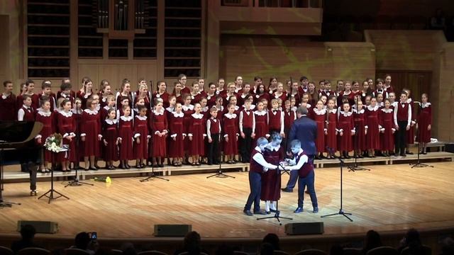 «Не скучает мой мобильник» М. Егорова, Большой детский хор имени В. Попова - БДХ (Хор ЦТ И ВР) смотреть онлайн
