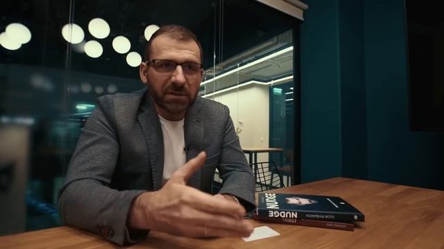 Деньги - это ВРЕМЯ.Как мы меняем жизнь на деньги. смотреть онлайн