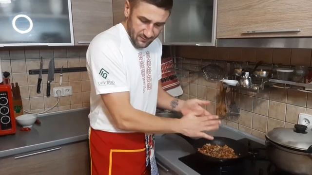 СВЯТКОВИЙ БАНОШ З КОЛОБКОМ, ЯКИЙ НЕ ТІКАЄ смотреть онлайн