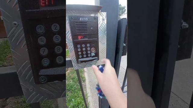 Домофон ELTIS DP300 на калитке (Великие Луки, Псковская область) смотреть онлайн