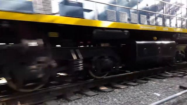 [ПЖДТ] "Моя 7-летняя мечта сбылась! И собака, потерявшая страх". Маневровый тепловоз ТЭМ15-138. смотреть онлайн