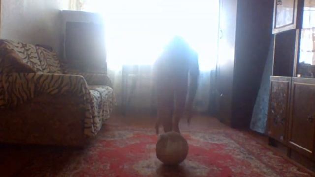 ЧУТЬ НЕ РАЗБИЛ ЛЮСТРУ смотреть онлайн