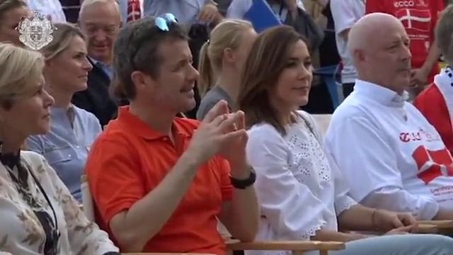 Crown Prince Frederik and Crown Princess Mary's first day in Japan. смотреть онлайн