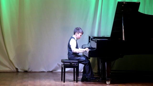 03 Н. Римский-Корсаков, обр. С. Рахманинова "Полет шмеля", исп. Арсений Агафонов смотреть онлайн