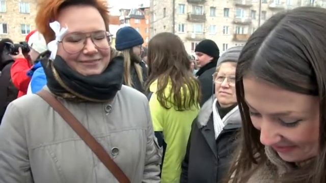 Девушка о троллинге властей смотреть онлайн