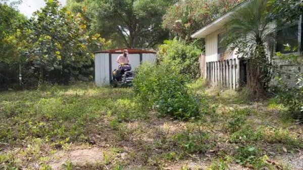 I KNOCKED on this RANDOM HOMEOWNERS door and GAVE her Neglected yard a FREE MAKEOVER [HEARTWARMING]