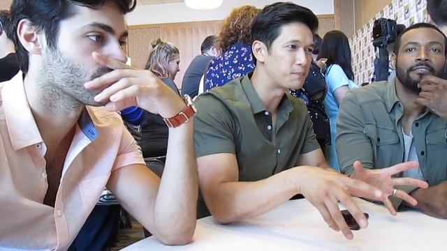 Matthew Daddario, Harry Shum Jr., and Isaiah Mustafa for Shadowhunters at SDCC 2017 смотреть онлайн