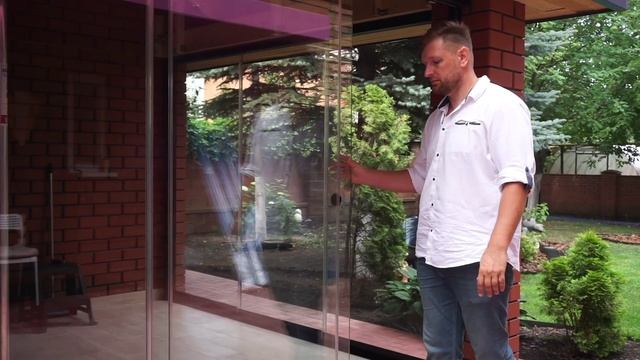 Антимоскитная сетка плиссе с безрамным остеклением. смотреть онлайн