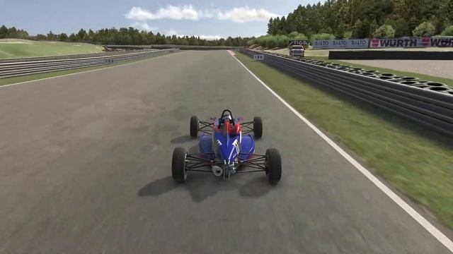 Школа вождения iRacing Выживание в первом повороте смотреть онлайн