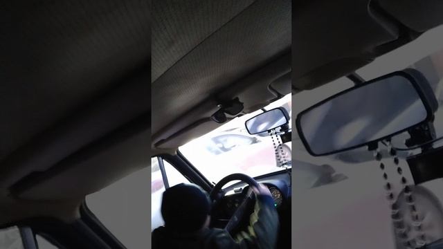 Старший сын попросился за руль