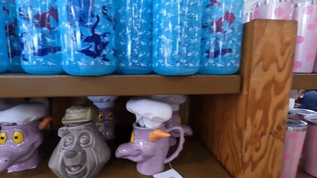 DISNEY CHARACTER WAREHOUSE ON VINELAND AVE!!! смотреть онлайн