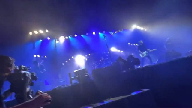 Midnight Oil - Beds Are Burning/Forgotten Years (live) смотреть онлайн
