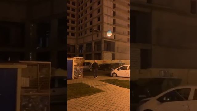 Скалон и Иванов запускают небесный фонарик смотреть онлайн