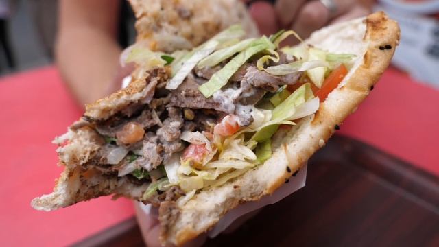 GERMAN STREET FOOD tour | Best CURRYWURST, DONER KEBAB + Burgers in Berlin | Berlin food смотреть онлайн