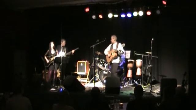 "Luka" - Pip singing with Beau Jangles live at Hertford Corn Exchange 24/04/12 смотреть онлайн