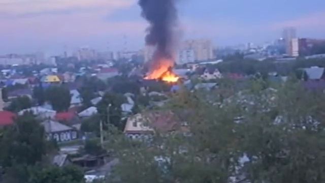 Горящий дом в Тюмени 10.06.2012 смотреть онлайн