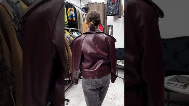 Тренд осень 2024 Куртки кожаные в самых актуальных расцветках смотреть онлайн