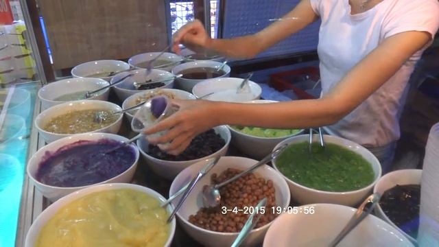 Какие-то местные (Вьетнамские) вкусняшки со льдом (апрель 2015) смотреть онлайн