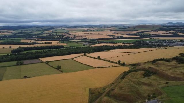 🎼Ancient Volcano Ruberslaw 🌋 Denholm 🏴󠁧󠁢󠁳󠁣󠁴󠁿Scottish Borderlands 🎠 2022🎶 смотреть онлайн