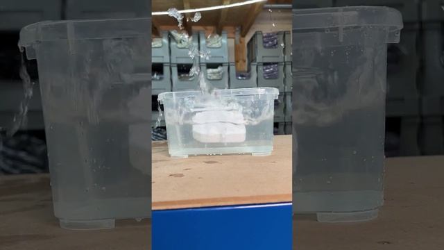 WinRaR выпустил свою первую заархивированную футболку – её нужно намочить, чтобы «разархивировать». смотреть онлайн