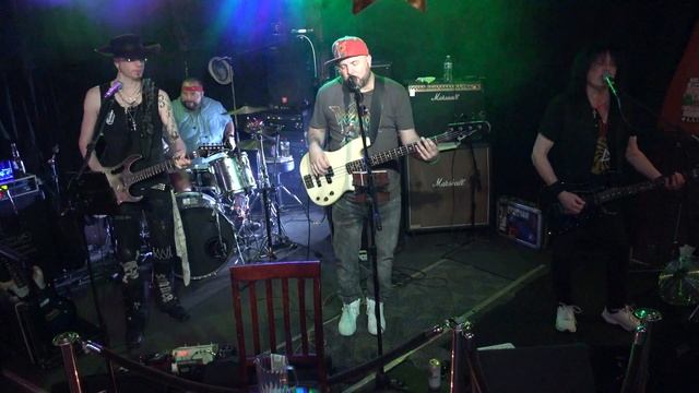 The Slick Watts - Cumbersome (Seven Mary Three) смотреть онлайн