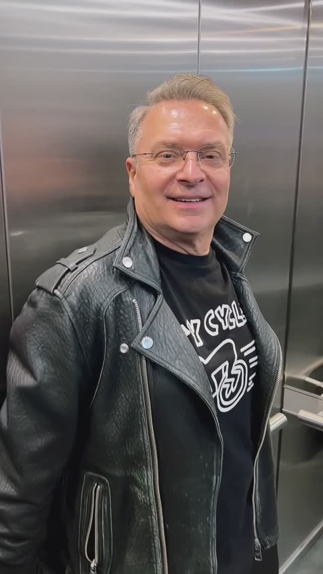 "уДачные песни" без происшествий! Закулисье! Суета! Красная Дорожка! Александр Добронравов #shorts смотреть онлайн