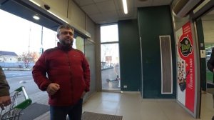 БОРЗАЯ ОХРАНА БЫКУЕТ В ТУХЛОМ ПЕРЕКРЕСТКЕ !!!