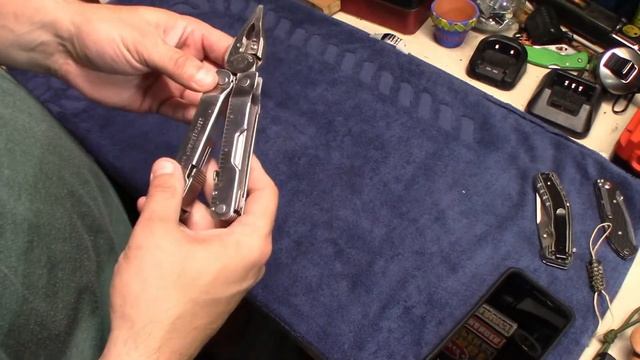 Leatherman Super Tool 300 смотреть онлайн