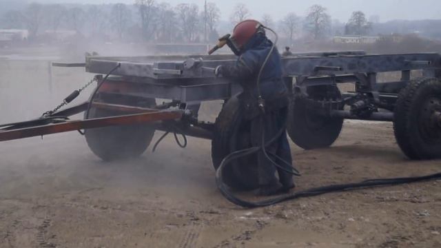 Remont przyczepy D-50 i przeróbka na wywrotkę trójstronną смотреть онлайн