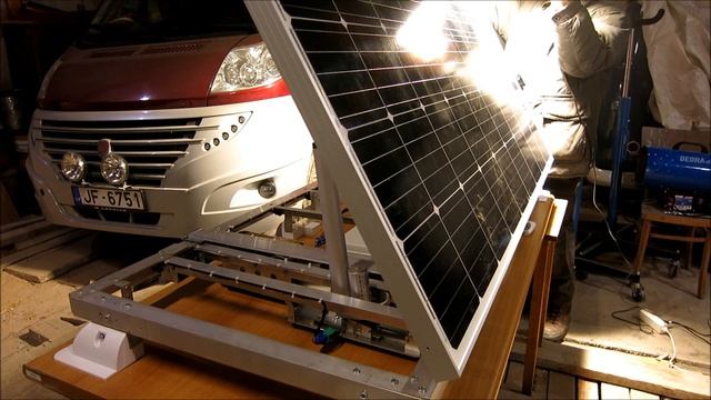 Automatic Rotation Of The Camper's Solar Panel To The Sun/ Механизм поворота солнечной панели.