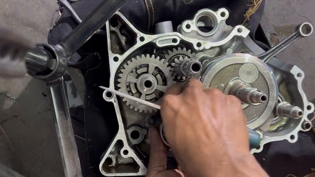 MT15 Engine fitting смотреть онлайн